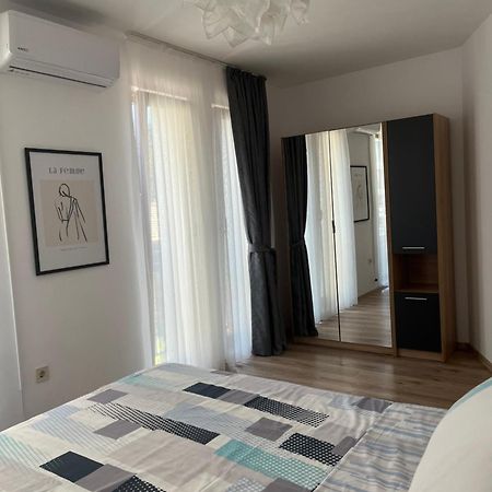 Azzurro Premium Apartment On Bulevard Bogoridi Burgas Extérieur photo