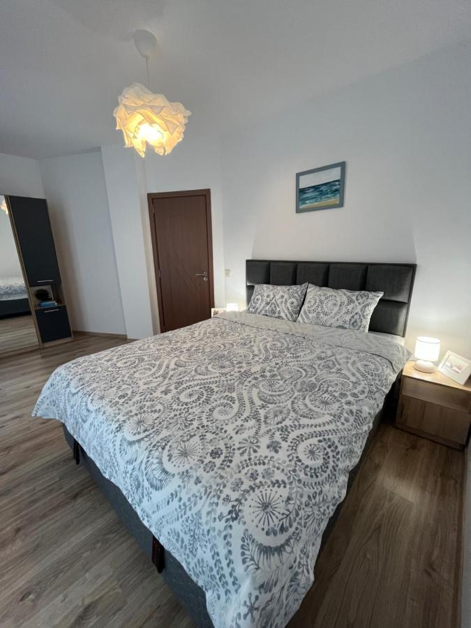 Azzurro Premium Apartment On Bulevard Bogoridi Burgas Extérieur photo