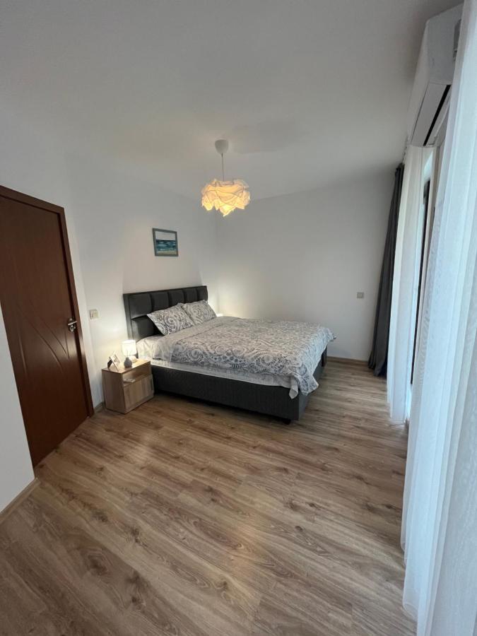 Azzurro Premium Apartment On Bulevard Bogoridi Burgas Extérieur photo