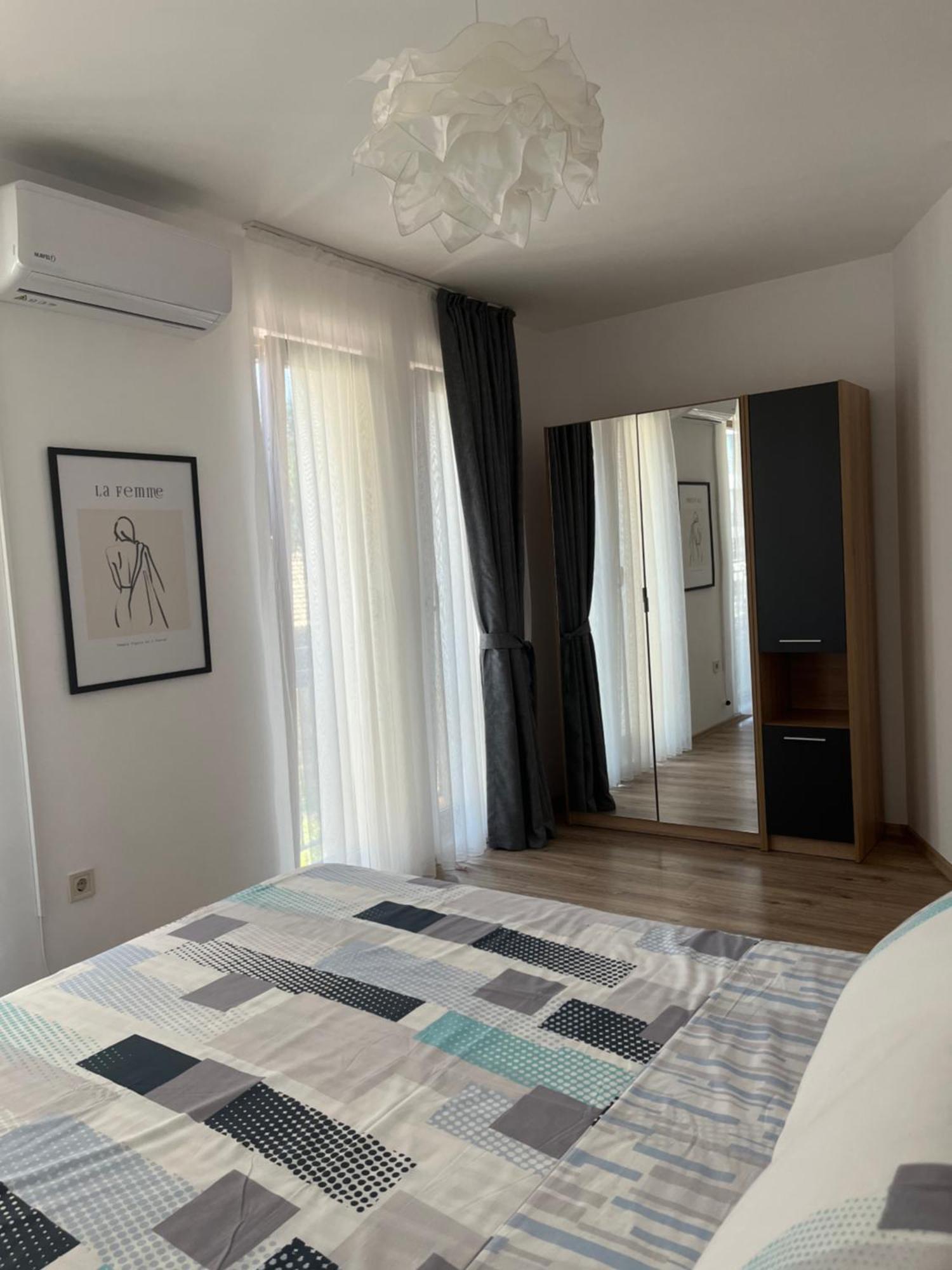 Azzurro Premium Apartment On Bulevard Bogoridi Burgas Extérieur photo