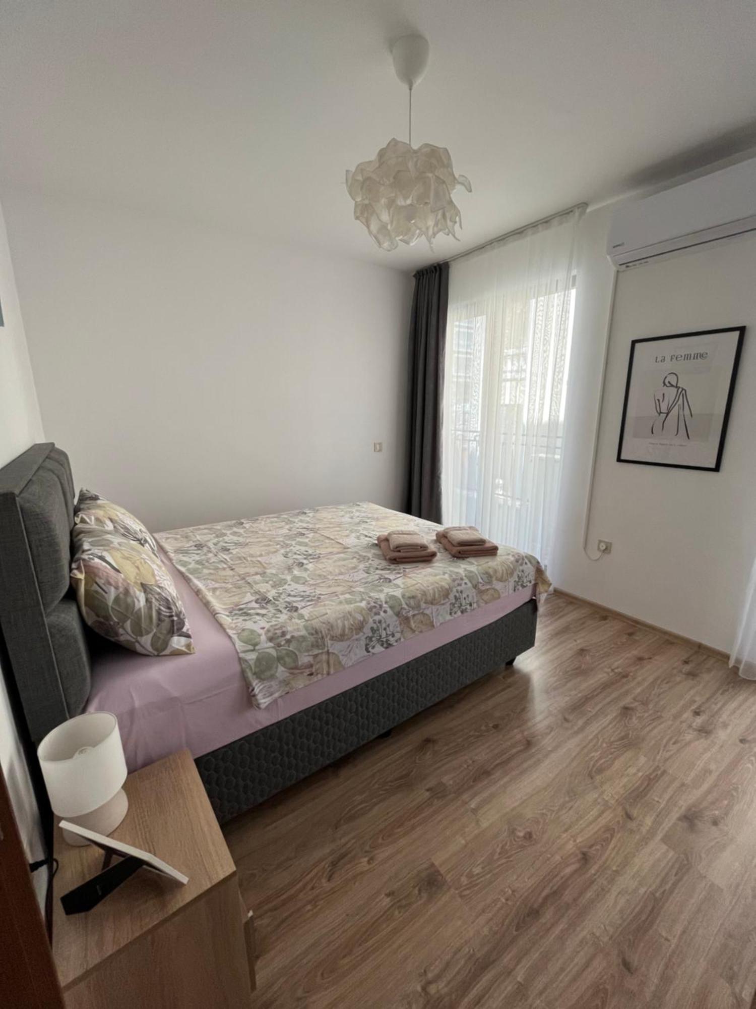 Azzurro Premium Apartment On Bulevard Bogoridi Burgas Extérieur photo